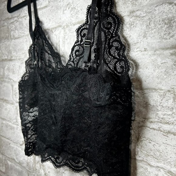 Elegant Black Lace Pajama Set - Picture 5 of 12